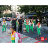 石门一完小：校警家“护学岗”联动保学生平安