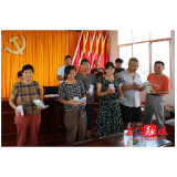 石门县：救灾种子送进村，受灾农户喜开颜