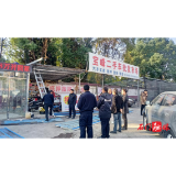 县城管执法局联合宝峰街道办开展控违拆违“百日攻坚”拆除集中行动