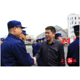 县领导看望慰问一线工作人员