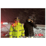 石门交通迎战冰雪为群众出行保驾护航