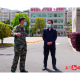丁克刚到县人武部开展工作调研