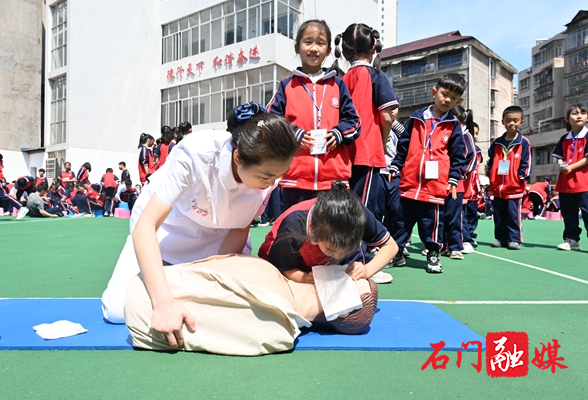 石门县人民医院启动2024年度中小学急救技能培训