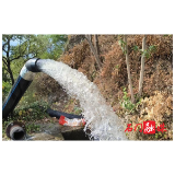 皂市镇廖家坪村：机械轰鸣唤甘霖 沟渠畅通润心田