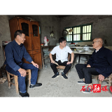 皂市镇:慰问先进典型 弘扬模范精神