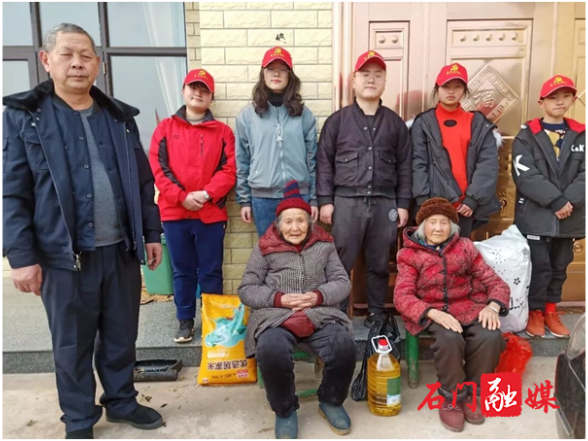 新关镇五桂桥村：续写敬老爱老暖心篇章