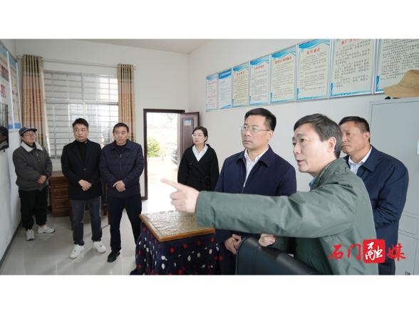 李长春专题调研农村饮水安全保障工作