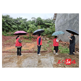 【防汛抗灾进行时】永兴街道杨二汊社区: 雨中巡查不松懈 筑牢防汛安全线