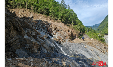 扎根深山十余天！直击石门壶瓶山道路抢通一线的坚守