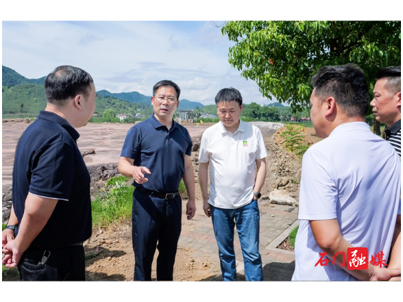 李长春到企业开展“企业服务年”走访调研