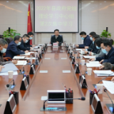 丁克刚主持召开2022年县政府党组扩大会议暨理论学习中心组第2次集中学习
