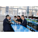 石门四完小：家校携手“廉”动食堂