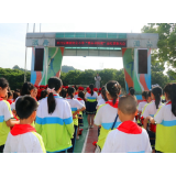 石门四完小：评“书香家庭”，传阅读魅力