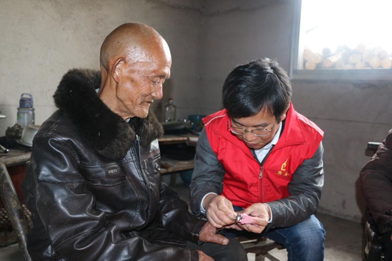 石门县居家和社区基本养老服务提升行动上门服务正在全面展开1.jpg