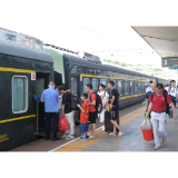 2023暑运大幕开启 石门县北站发出首列增开旅客列车
