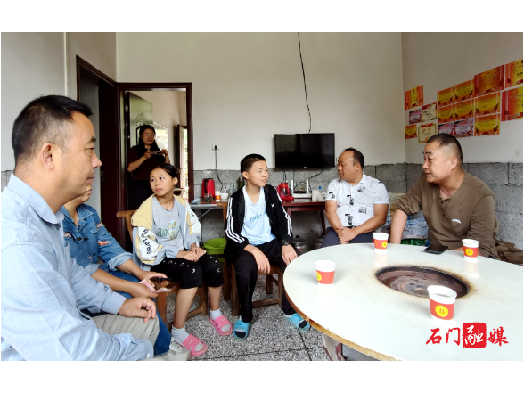壶瓶山管理局驻村工作队：引导社会资源助力教育帮扶