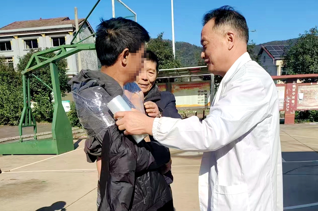 新铺镇：假肢取模进乡村，便民服务暖人心1.jpg