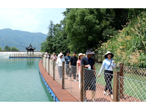媒体采访团聚焦我县旅游避暑资源 助推“清凉经济”发展