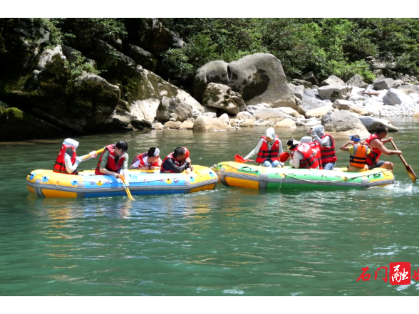 壶瓶山旅游持续火爆 山间漂流戏水纵享清凉