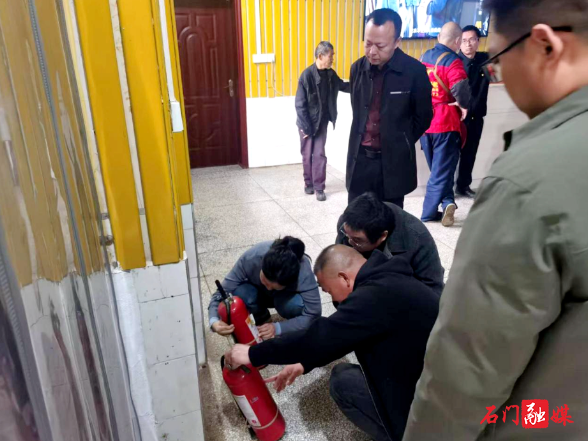 新关镇：安全监管不松懈 守护最美“夕阳红”