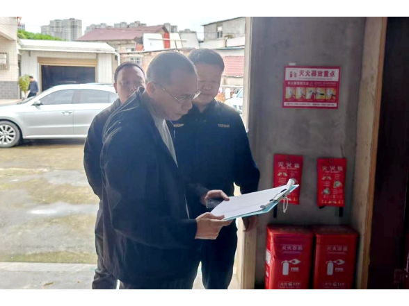 石门城管：开展“五一”节前安全检查