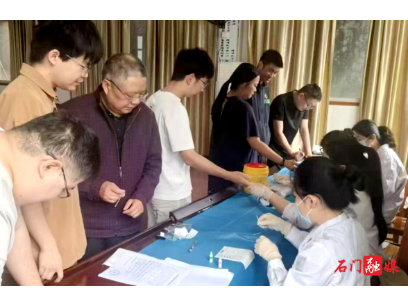 太平镇：开展乙肝抗原、抗体免费筛查活动