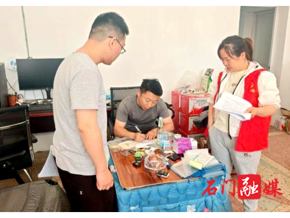 楚江街道闫家溶社区：开展优化营商环境专项行动