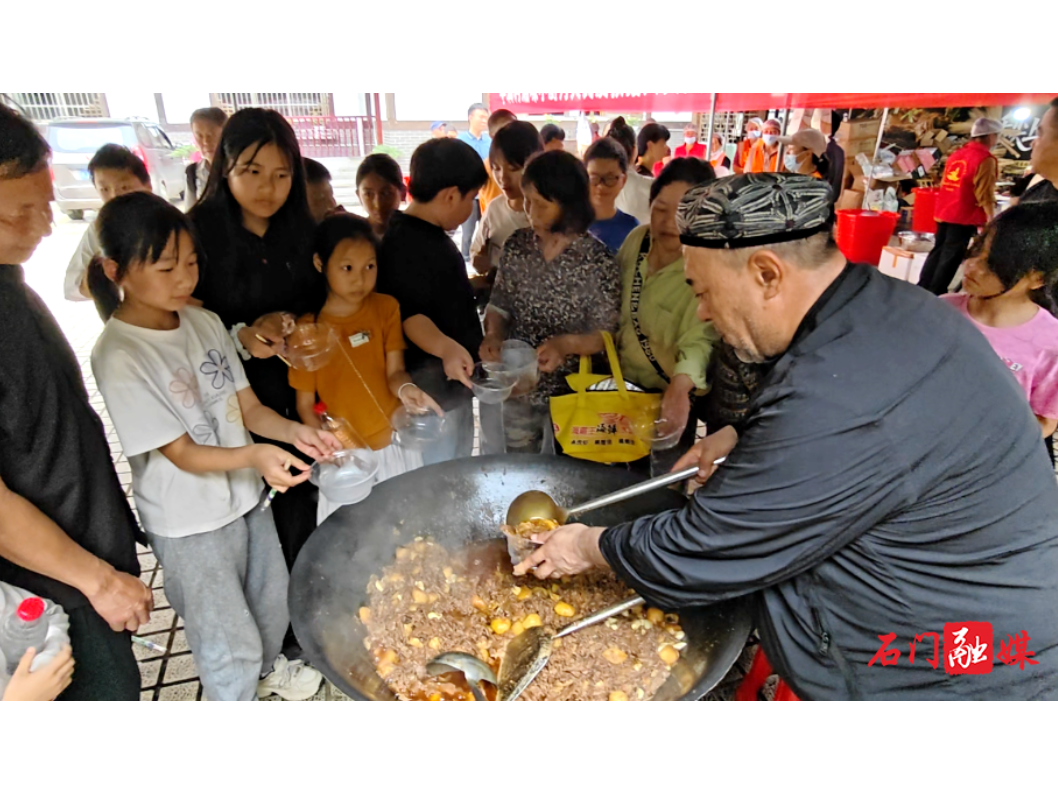 【防汛抗灾进行时】石门县：跨越三千公里新疆大叔携带10万元帮助灾区