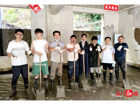 灾后重建进行时 | 壶瓶山镇杨家坪村：九位青年爱心驰援 山村迎来温暖重生