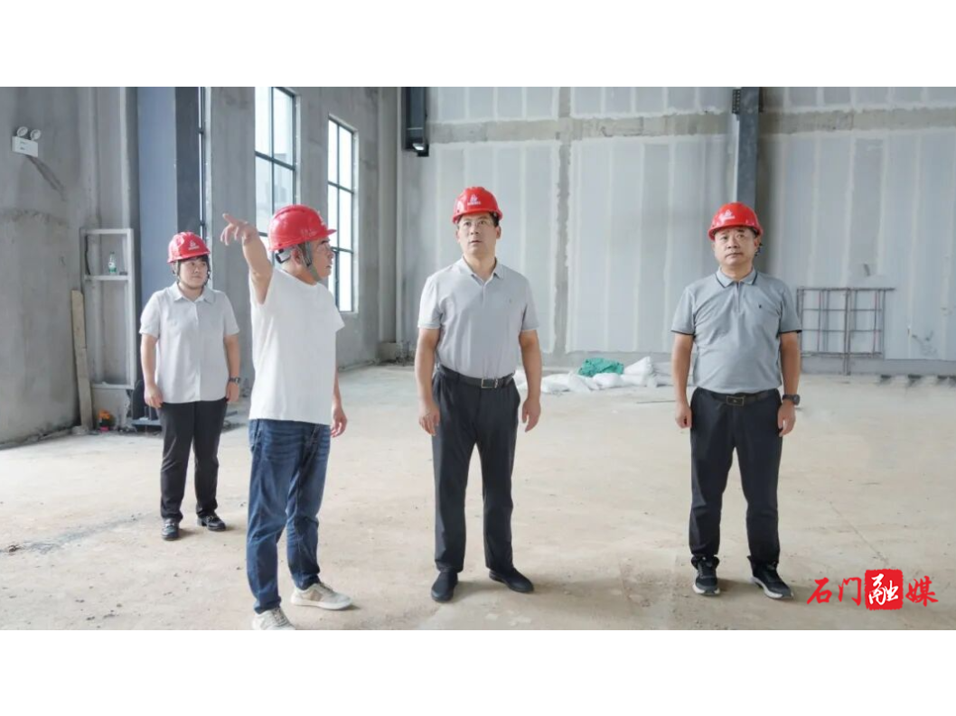 李长春开展“企业服务年”走访调研
