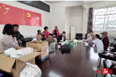 二都街道高桥社区：党群服务中心送药下乡 暖心服务守护健康