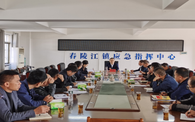 巫初华调研基层党建和社会治理工作