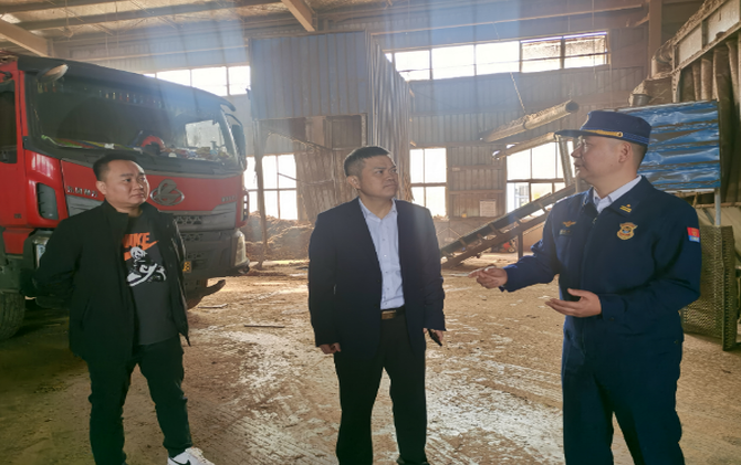 巫初华调研安全生产、消防安全等工作
