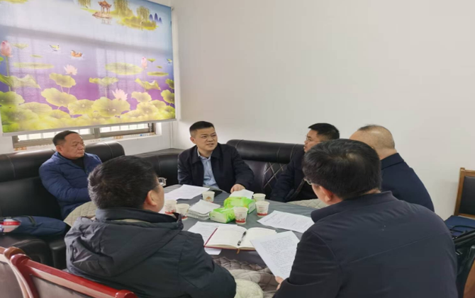 巫初华到乡镇调研督导当前重点工作