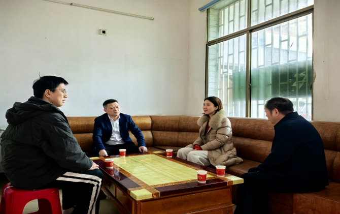 巫初华到乡镇督导当前重点工作