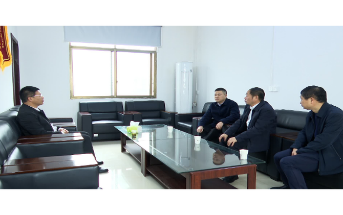 巫初华到乡镇督导暗访重点工作