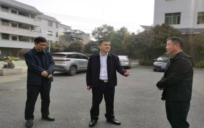 巫初华调研督导当前重点工作