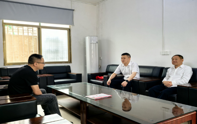 巫初华深入乡镇督导检查安全生产及值班值守工作