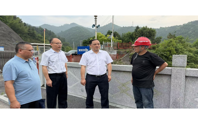 李志强督导检查消防安全和防汛备汛工作