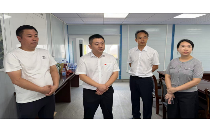 贺雄调研省市重点、“三类”项目建设工作