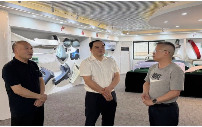 李志强开展“企业服务年”走访帮扶活动