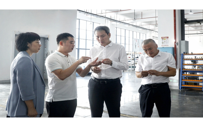 李富春调研园区高质量发展工作