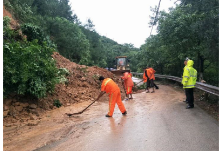 【众志成城】暴雨中的公路人