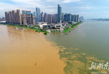 暴雨洪峰冲在前——湖南干部群众奋战防汛抢险一线