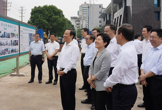 许达哲考察湘雅医院建设发展及周边环境提质工作