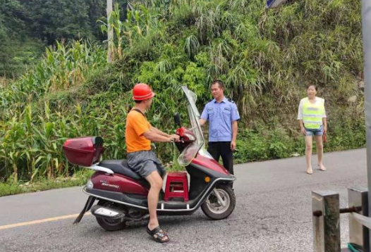 漠滨乡开展交通问题顽瘴痼疾整治行动