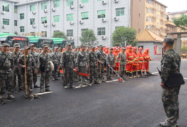 会同县人武部：民兵点验 点出“精气神”