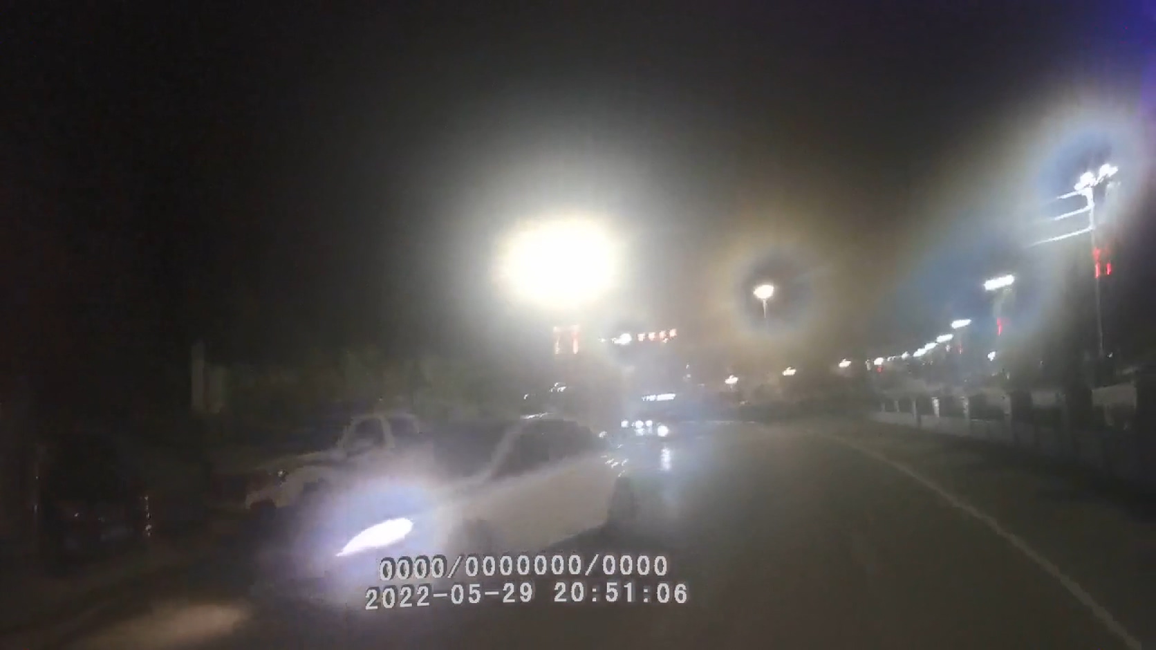 会同：男子醉驾遇交警 冲卡逃跑仍被抓.mp4_20220609_104817.170.jpg