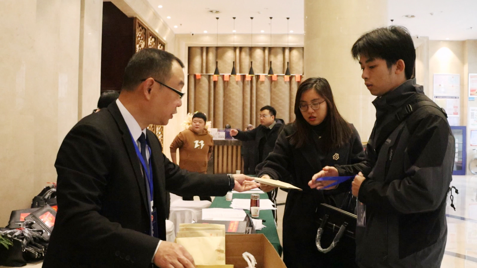 MVI_2628.MP4_20251219_111611.224 拷贝.jpg