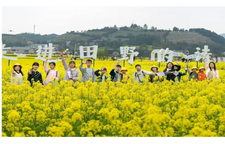 听，那是童真在诗行间的回响……